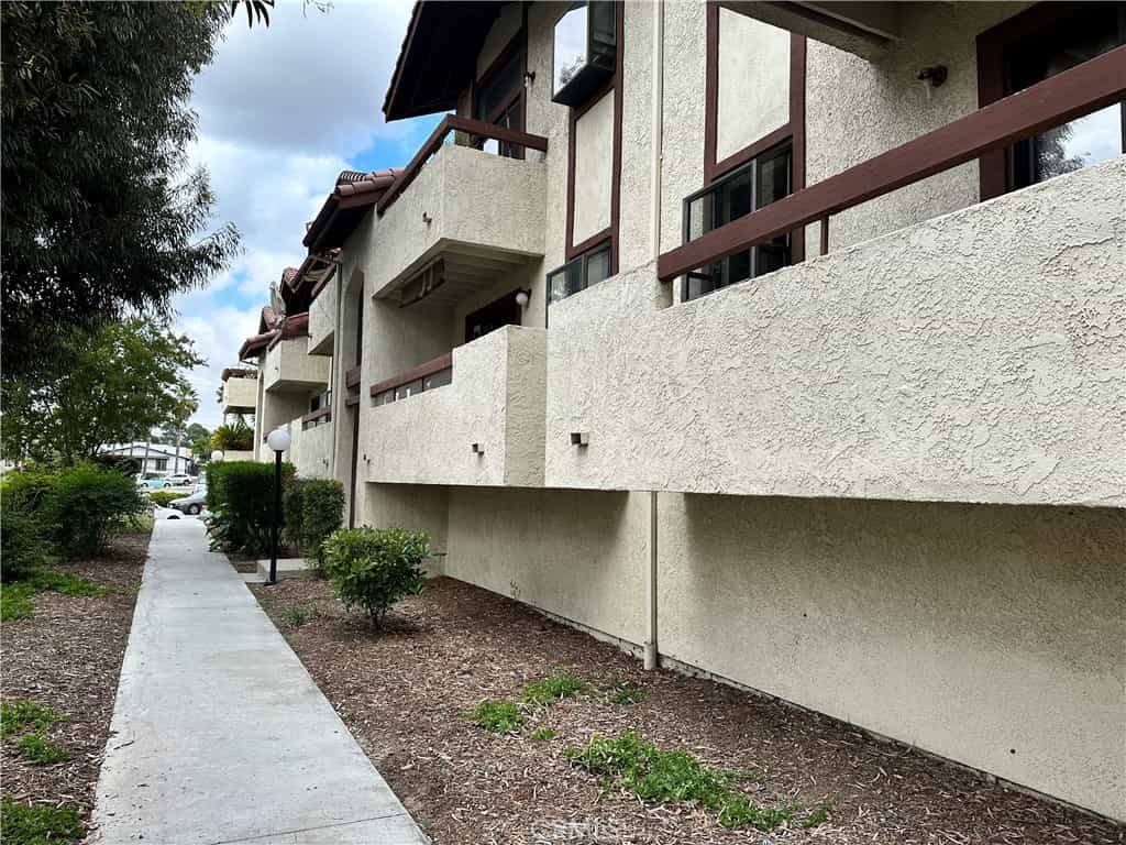 Condominium in Santa Clarita, Californië 11837597