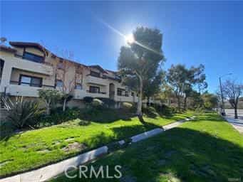 Condominium in Santa Clarita, California 11837597
