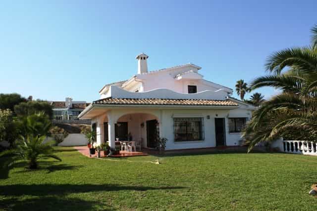 House in Fuengirola, Andalusia 11838124