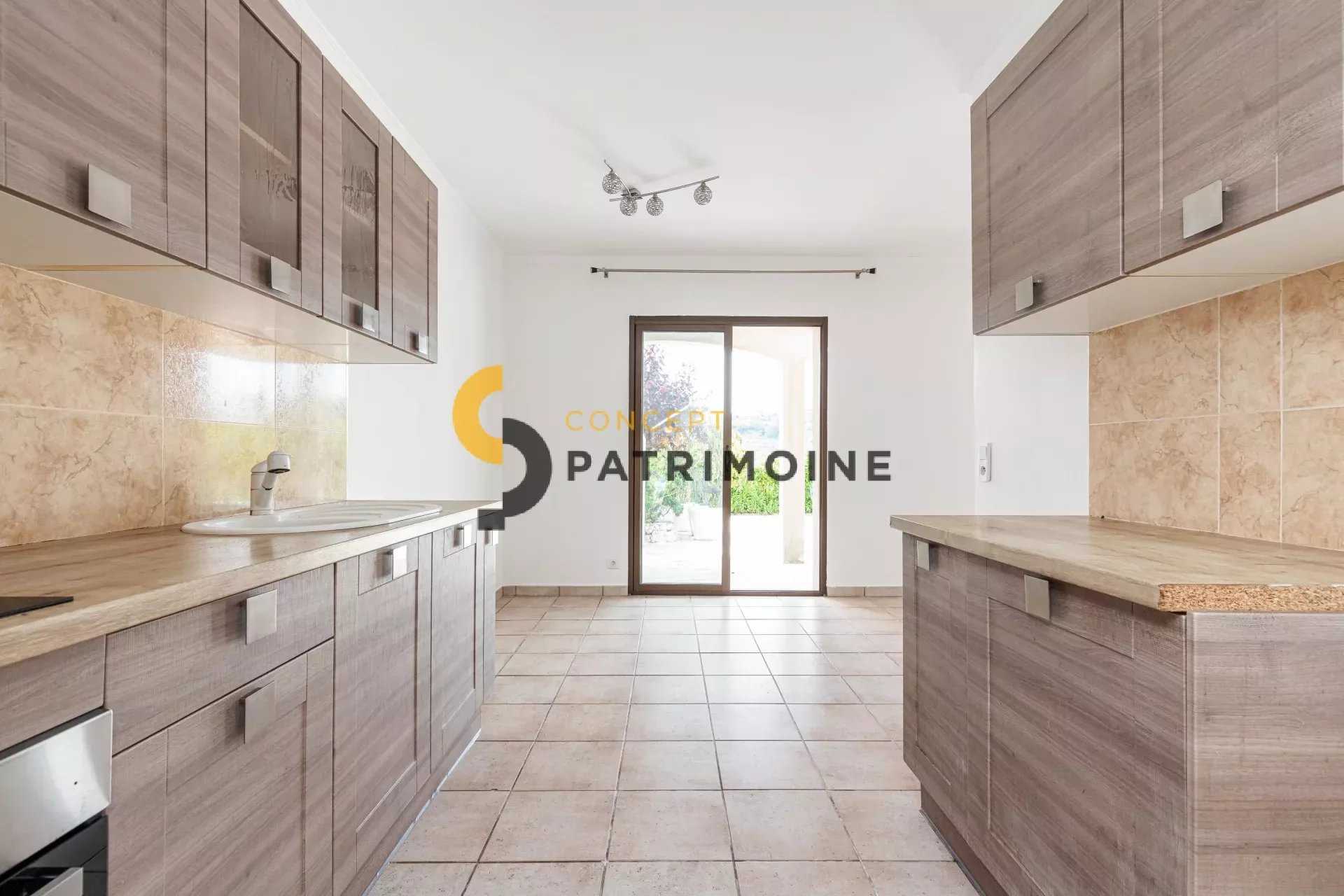 Condominium dans La Madeleine, Provence-Alpes-Cote d'Azur 11838297