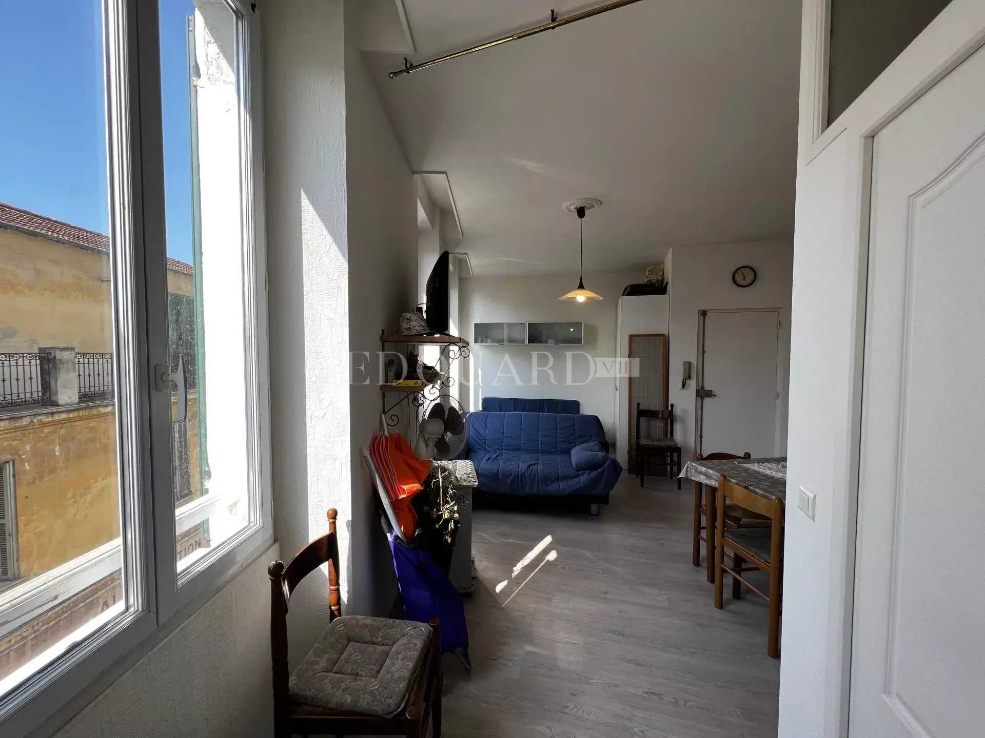 公寓 在 Menton, Alpes-Maritimes 11838304