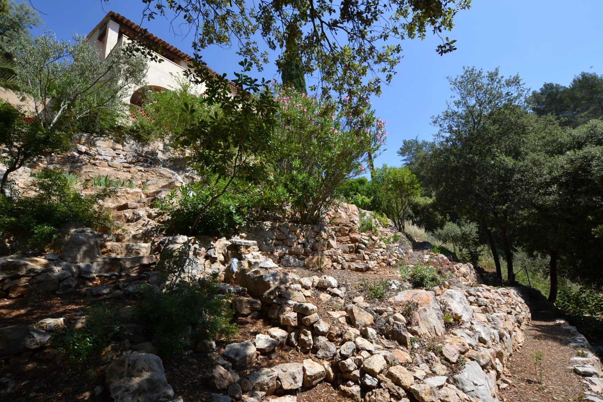Rumah di Taradeau, Provence-Alpes-Cote d'Azur 11838308