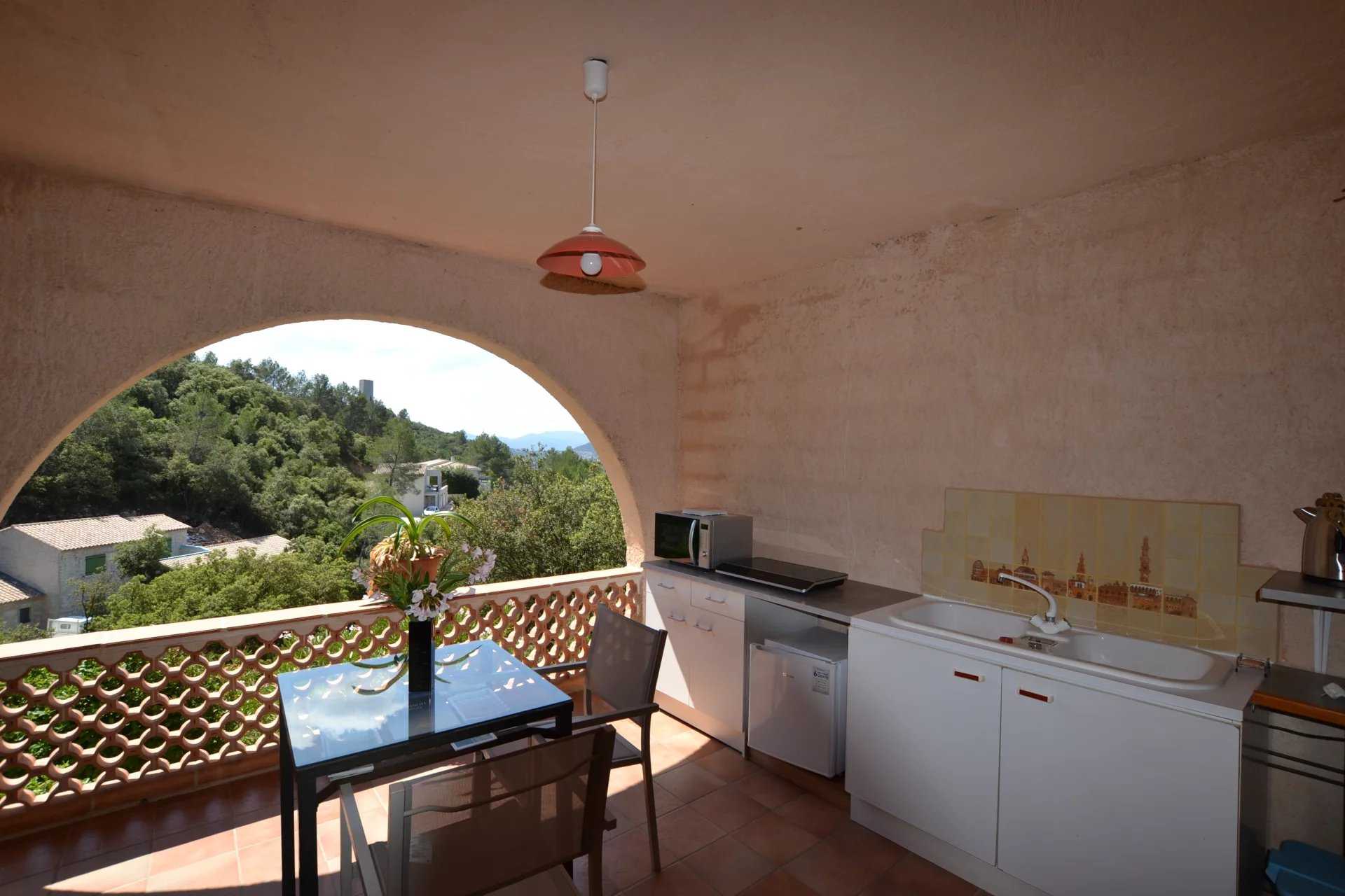 Hus i Taradeau, Provence-Alpes-Cote d'Azur 11838308