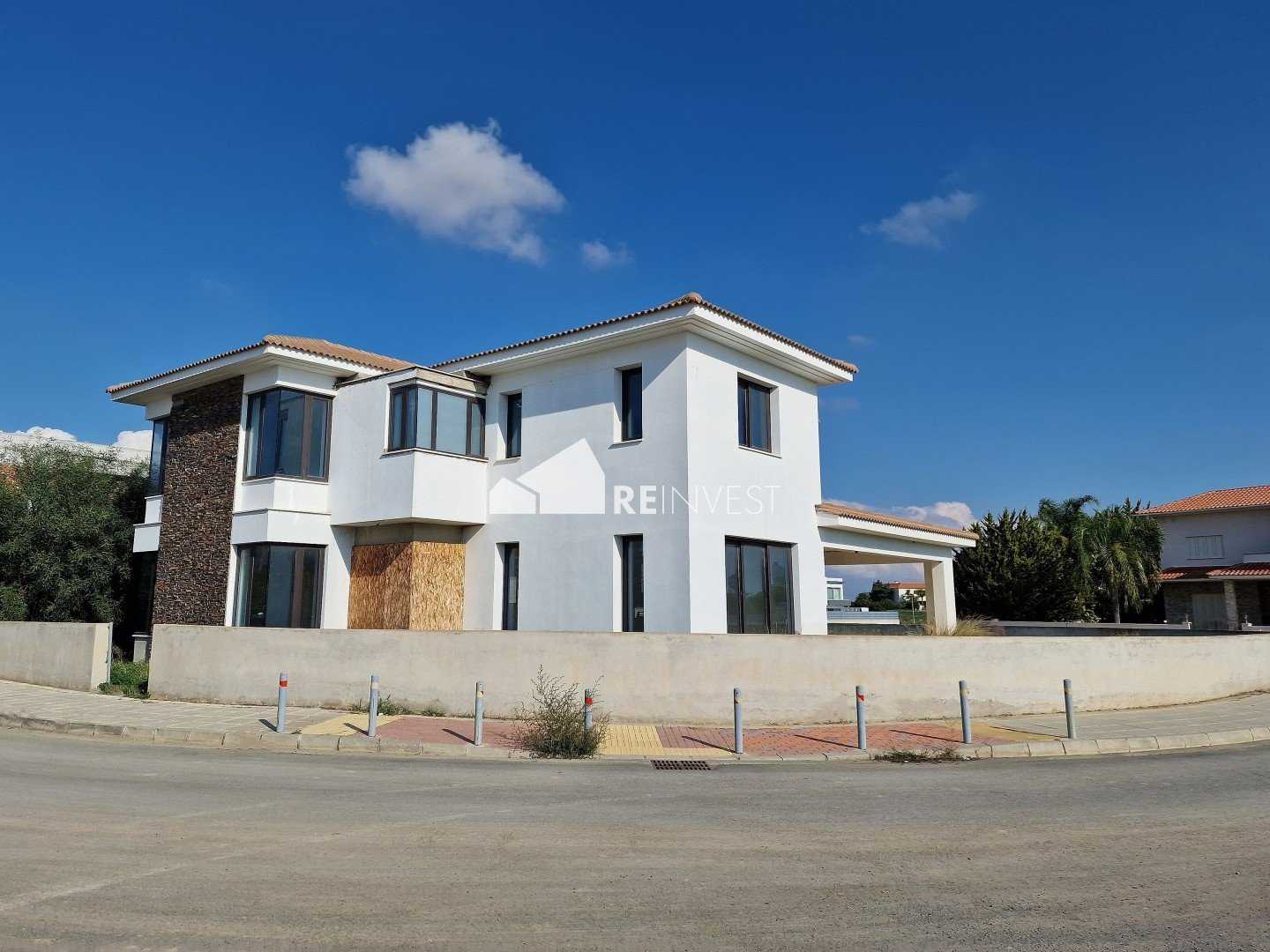 Будинок в Latsia, Nicosia 11838396