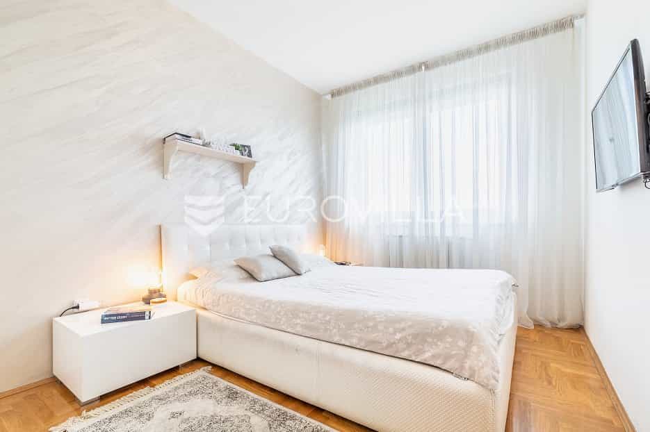 Condominium in Spansko, Zagreb, Grad 11838776