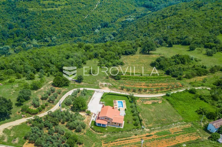Γη σε Karojba, Istarska Zupanija 11839214