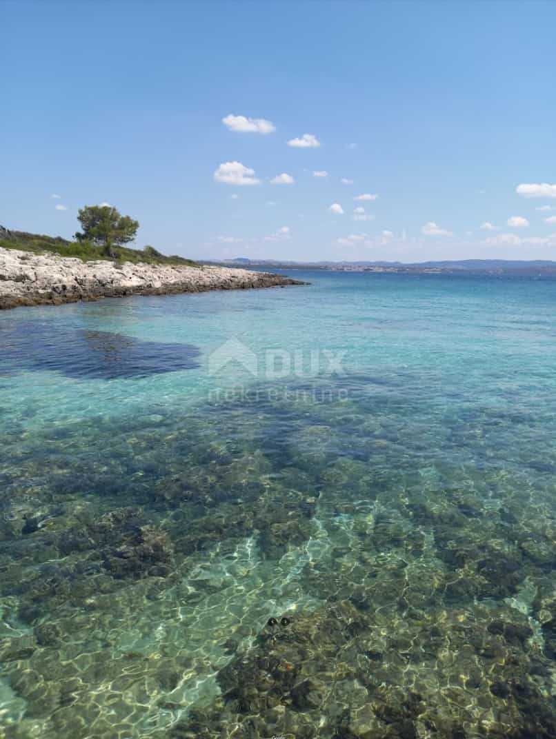 Terre dans Tkon, Zadarska županija 11839246