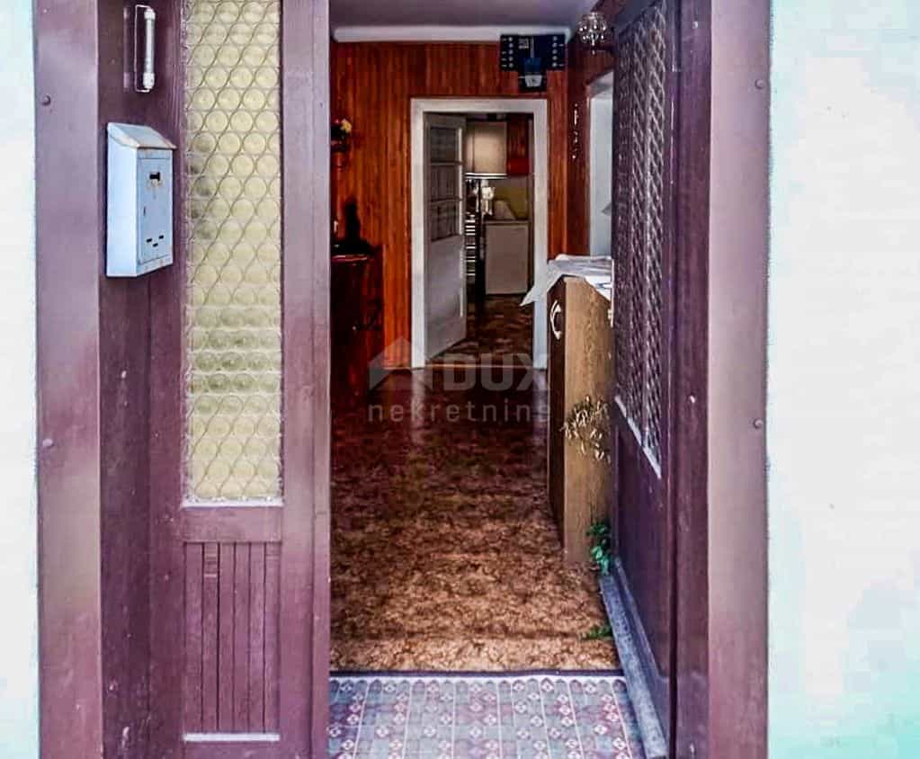 rumah dalam Ravna Gora, Primorsko-Goranska Zupanija 11839250