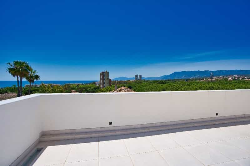 House in Marbella, Andalusia 11839694