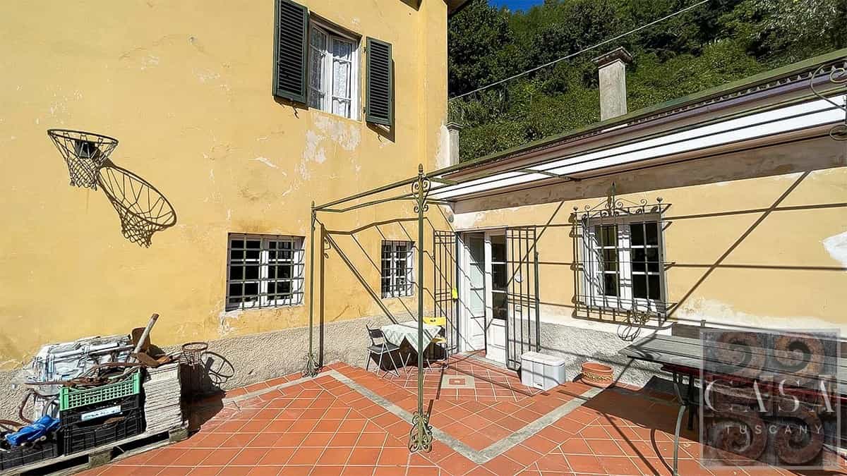 σπίτι σε Bagni di Lucca, Τοσκάνη 11840056