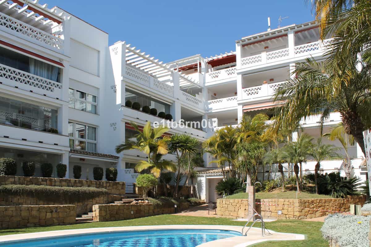 Condominium in Marbella, Andalucía 11840412