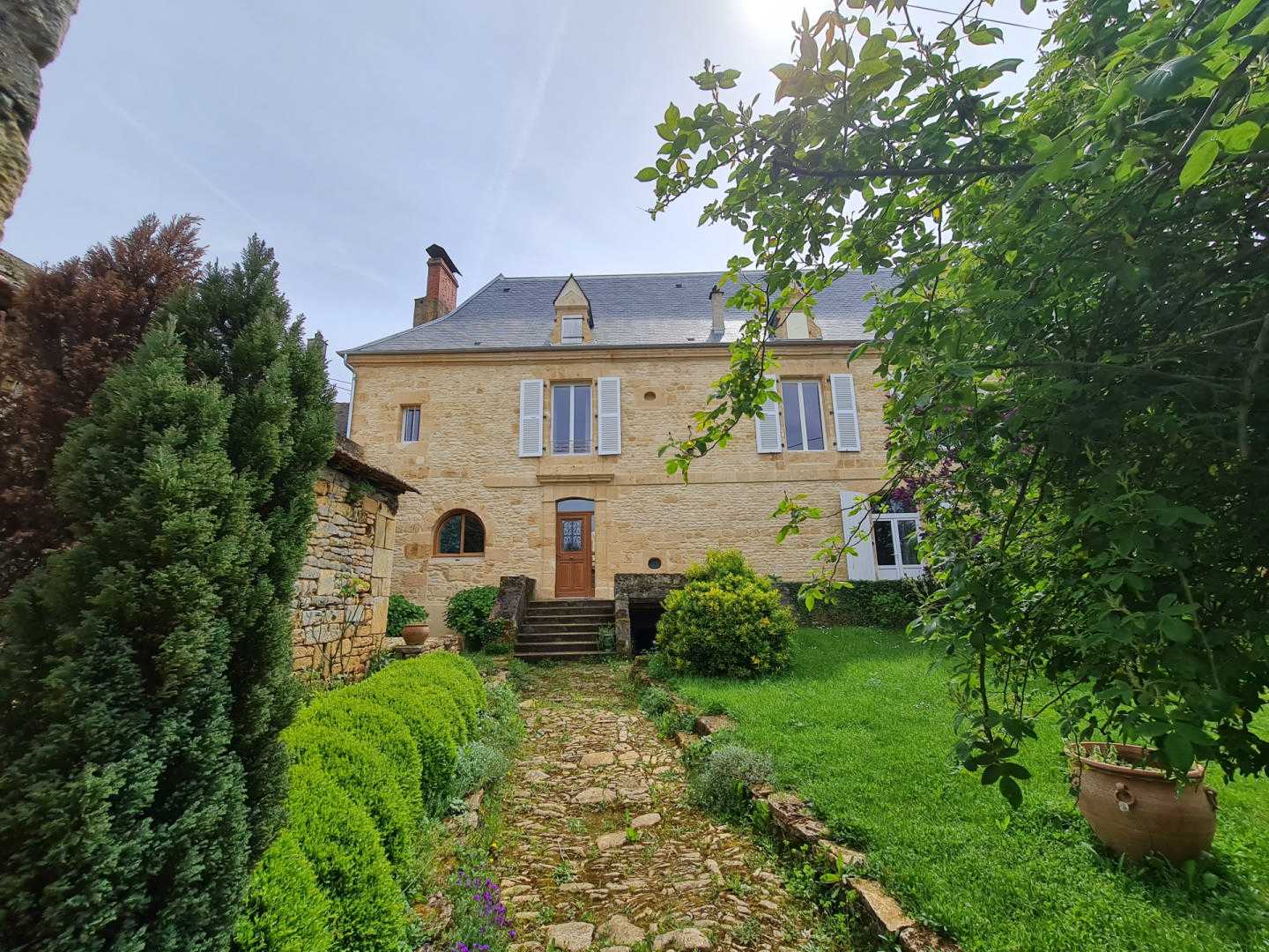 Huis in Sarlat-la-Caneda, Nouvelle-Aquitanië 11841506