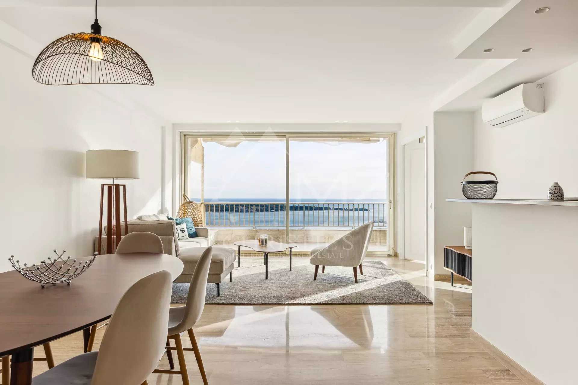 Condominium in Cannes, Alpes-Maritimes 11844721