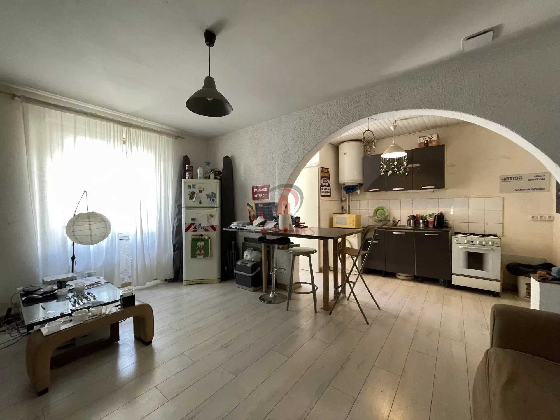 Condominium in Ollioules, Provence-Alpes-Cote d'Azur 11844801