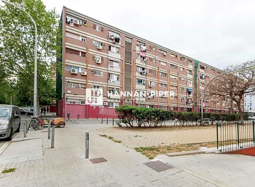 Condominium dans San Adrien de Besos, Catalogne 11845296