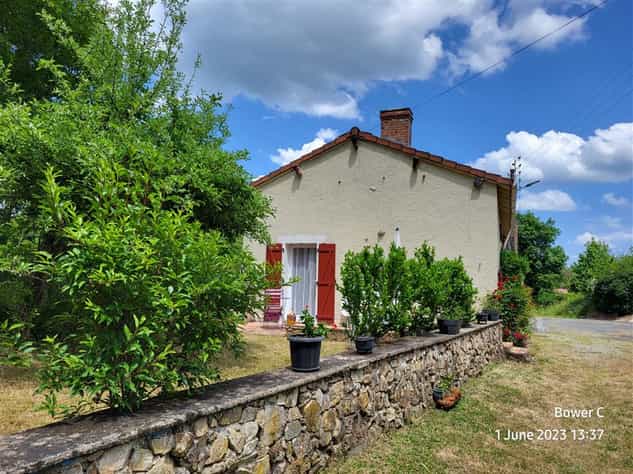 House in Thiat, Nouvelle-Aquitaine 11845878