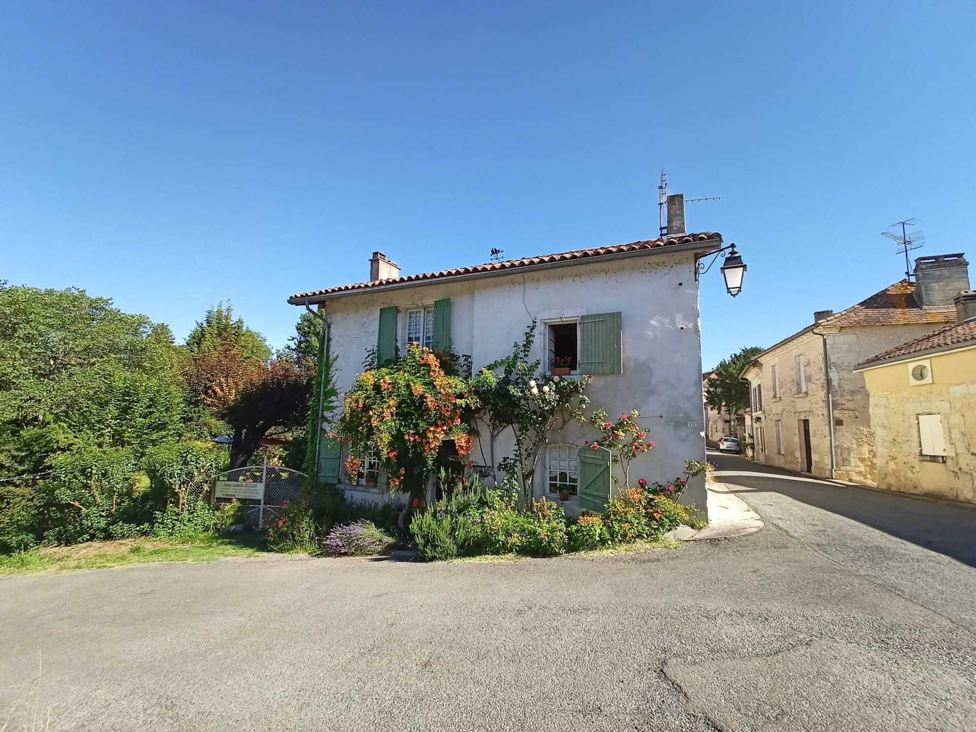 Casa nel Aubeterre-sur-Dronne, Nuova Aquitania 11846538