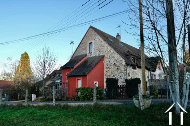 Hus i Couches, Bourgogne-Franche-Comté 11847103