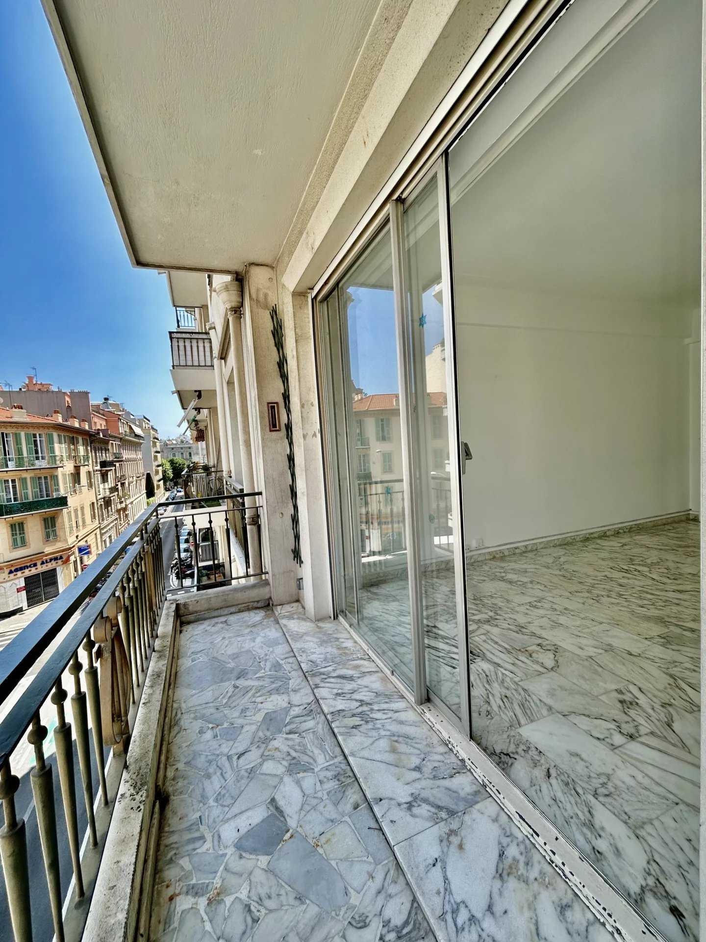 Condominium in Nice, Provence-Alpes-Cote d'Azur 11847240