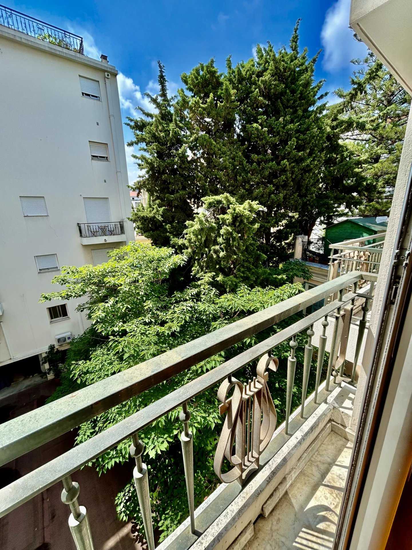Condominium in Nice, Alpes-Maritimes 11847240
