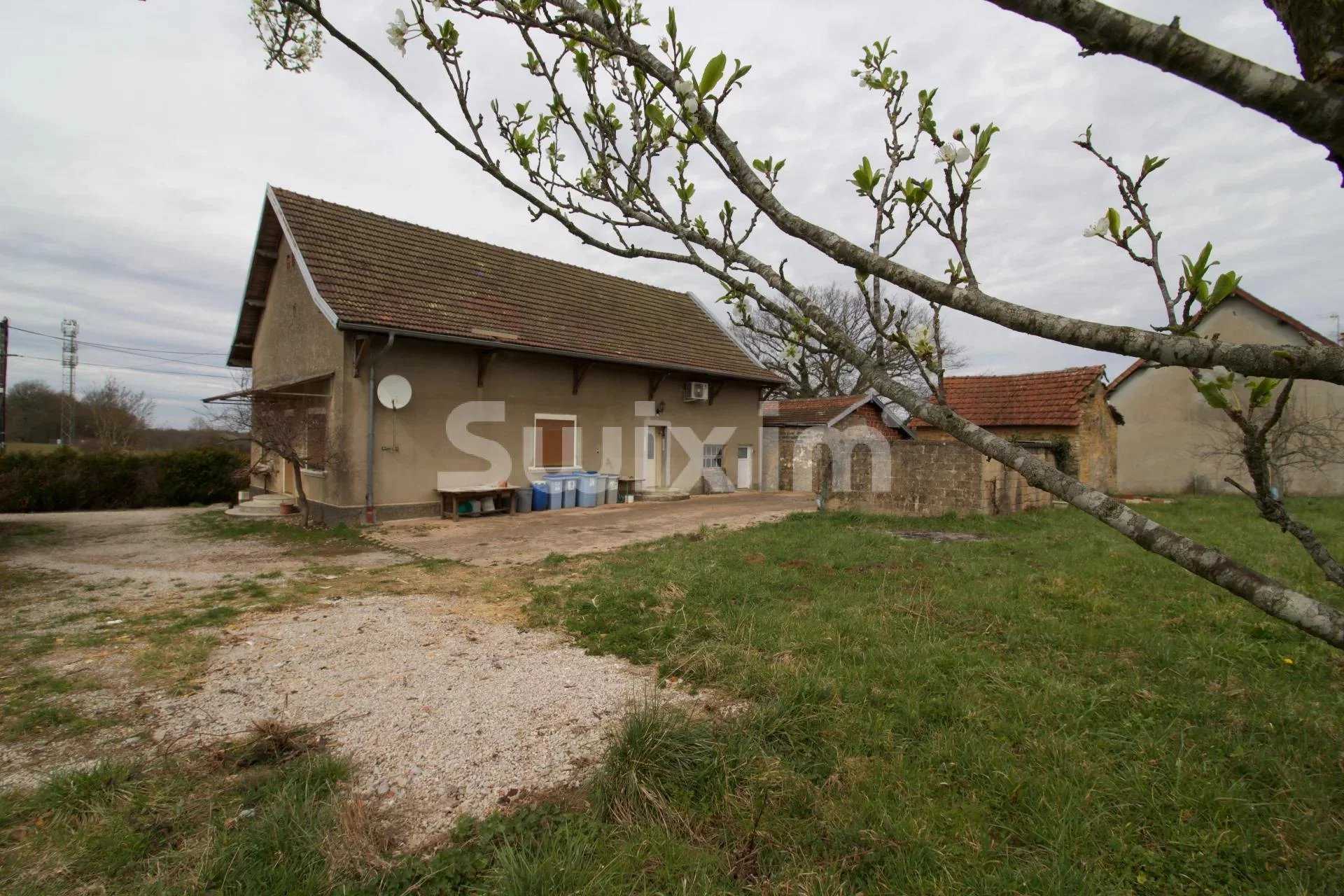 Hus i Poligny, Bourgogne-Franche-Comte 11847251