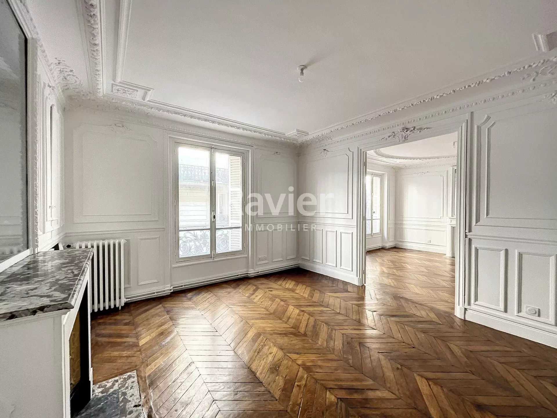 Condominium in Paris, Ile-de-France 11847276
