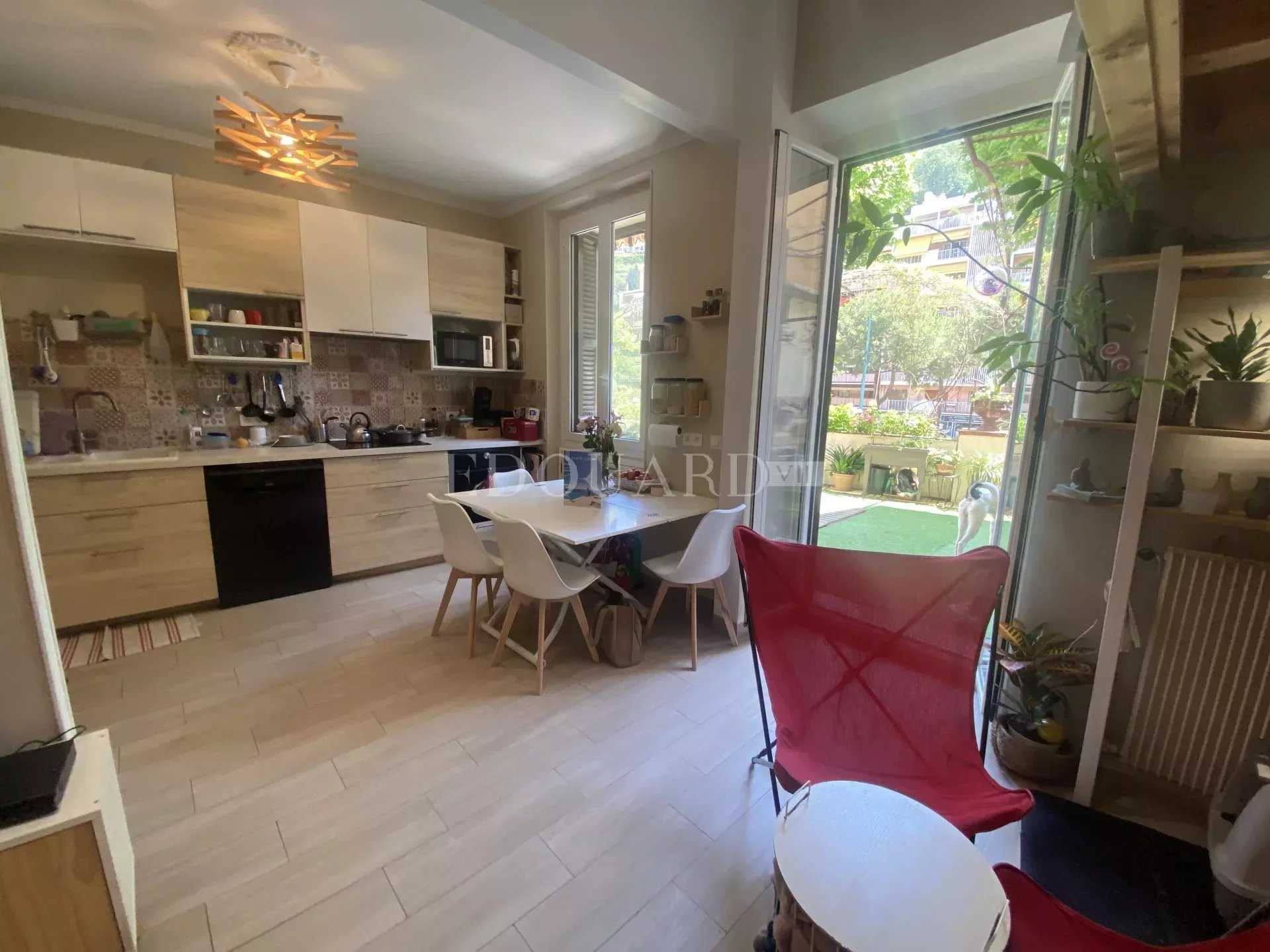 Condominium in Menton, Provence-Alpes-Cote d'Azur 11847309