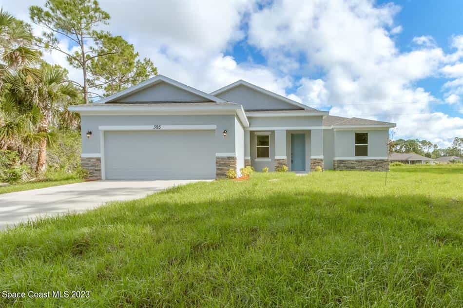 House in Palm Bay, Florida 11847362