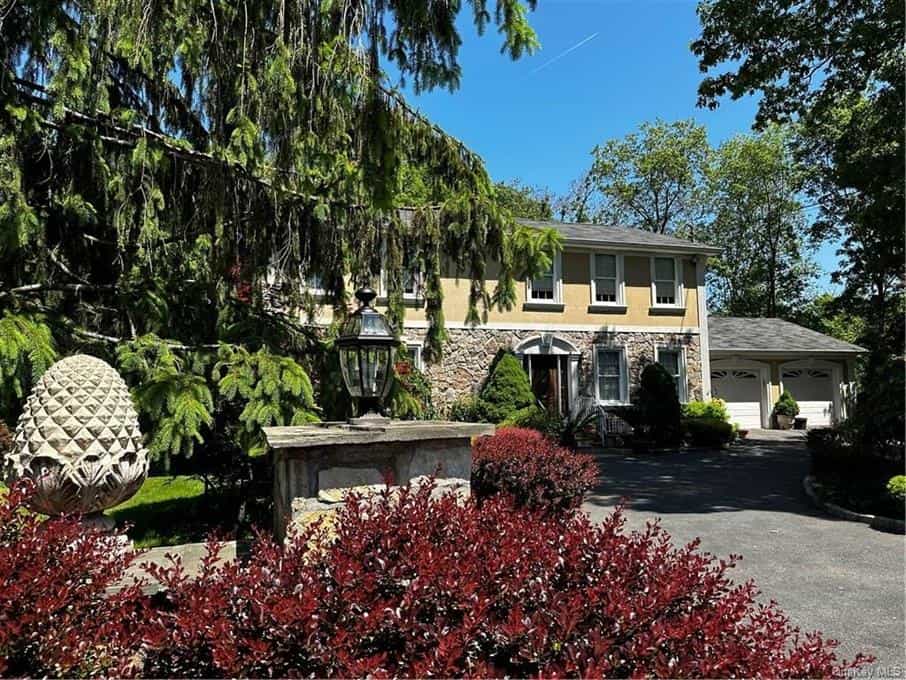 House in West Mahopac, New York 11847364