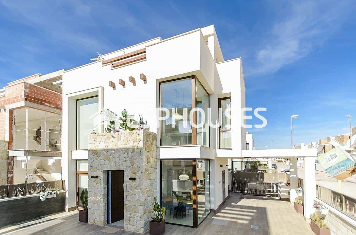 House in Media Legua, Andalusia 11847648