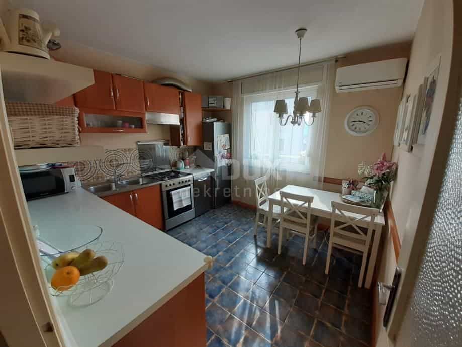 公寓 在 里耶卡, 滨海边疆区-山区祖帕尼娅 11847736