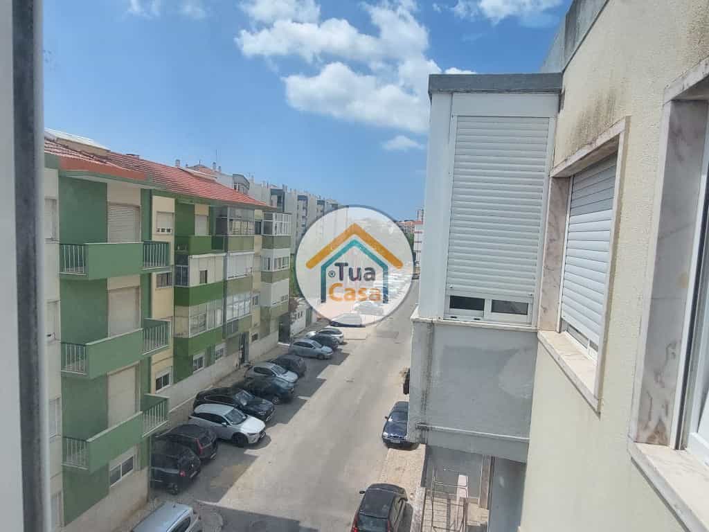 Condominium in Algueirão–Mem Martins, Lisbon 11847892