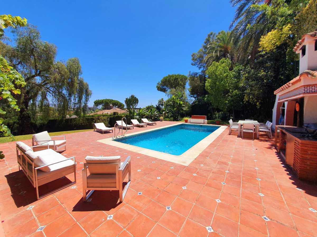 House in Marbella, Andalusia 11848127