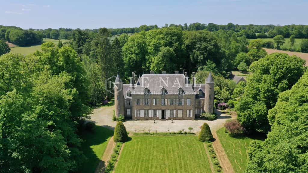 Будинок в Ernee, Pays de la Loire 11848869