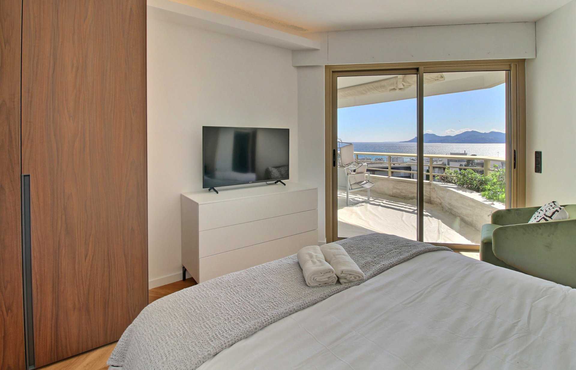 公寓 在 Cannes, Provence-Alpes-Côte d'Azur 11849233