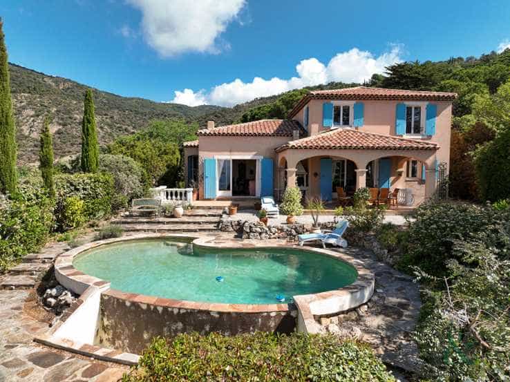 Talo sisään Le Lavandou, Provence-Alpes-Côte d'Azur 11850345