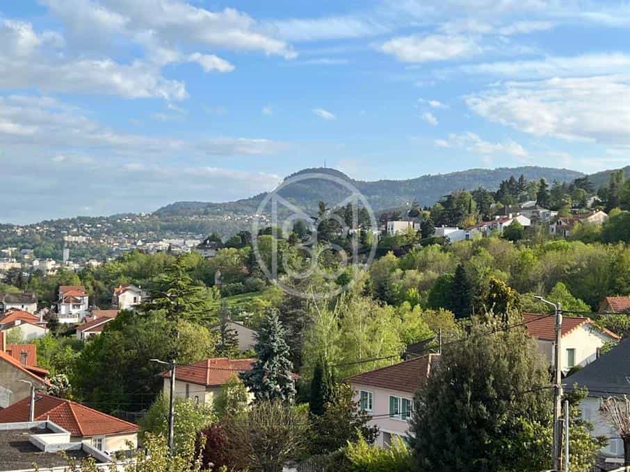 Hus i Clermont-Ferrand, Auvergne-Rhône-Alpes 11850433