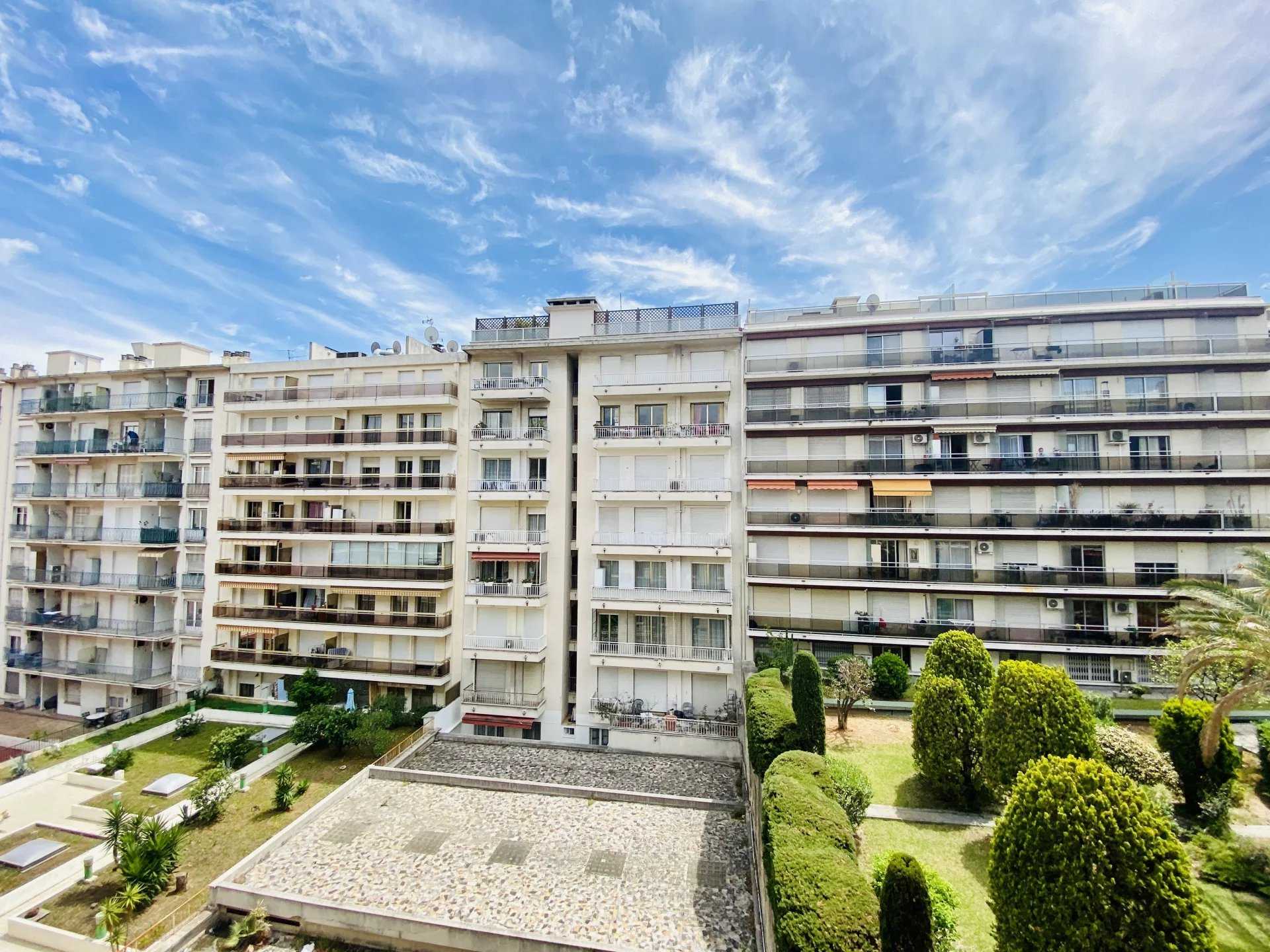 公寓 在 Nice, Alpes-Maritimes 11850570