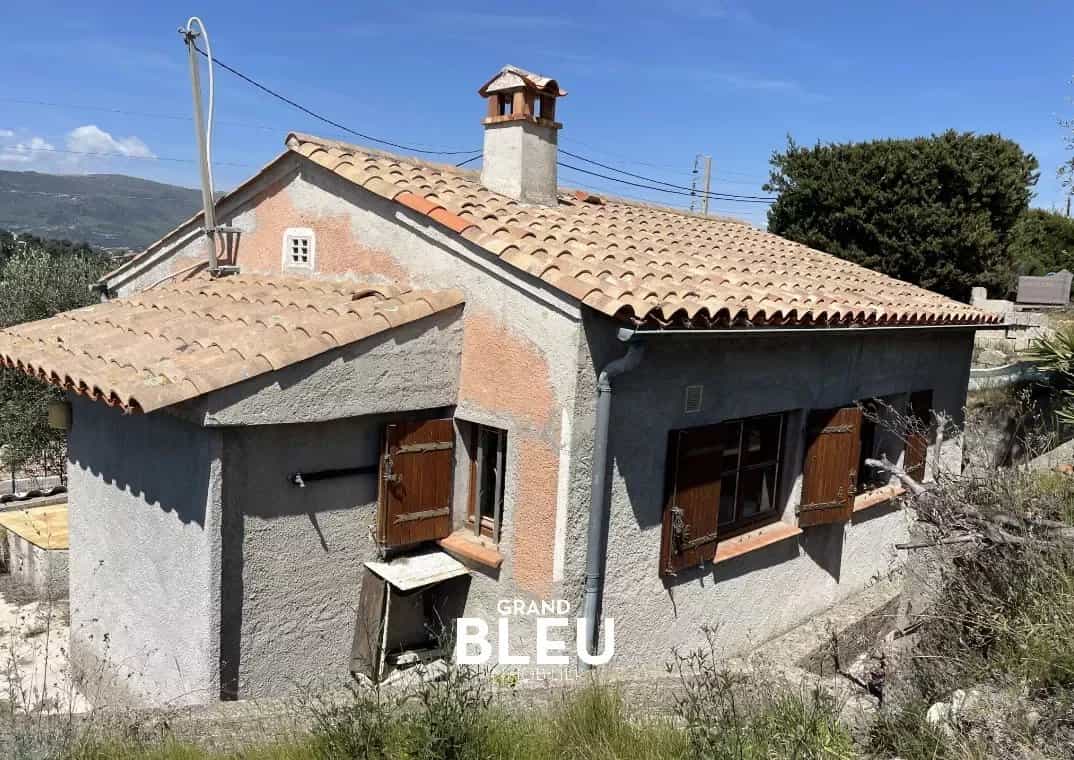 House in Saint-Roman, Provence-Alpes-Cote d'Azur 11850576
