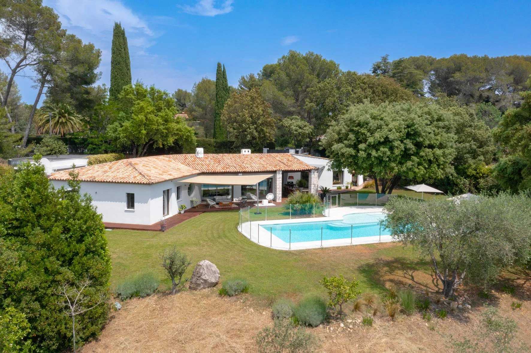 Rumah di biota, Provence-Alpes-Cote d'Azur 11850636