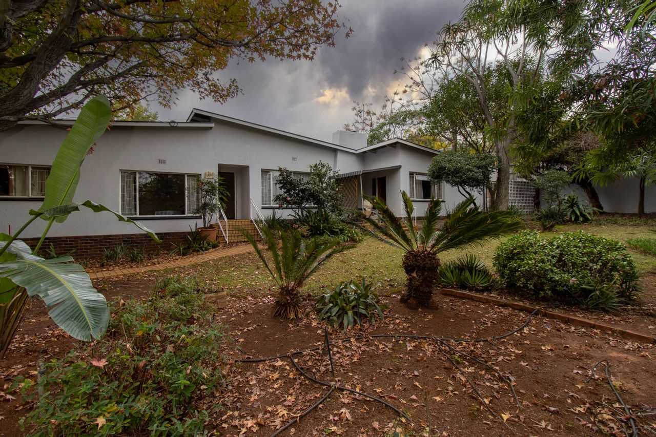 Rumah di Pretoria, Gauteng 11851186