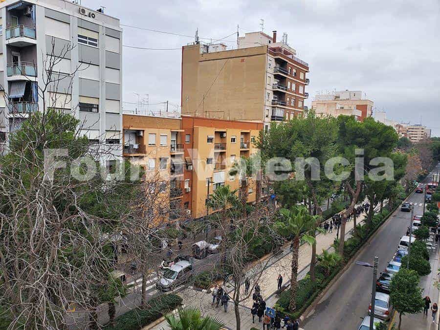 Condominium in Torrente, Valencia 11851494