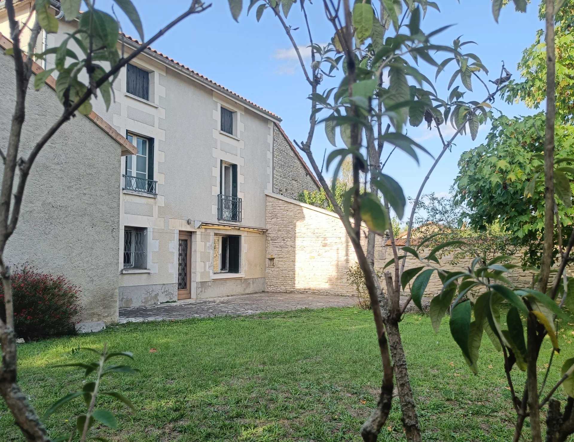 집 에 Le Rochereau, Nouvelle-Aquitaine 11851844