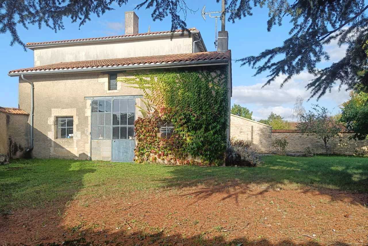 House in Le Rochereau, Nouvelle-Aquitaine 11851844