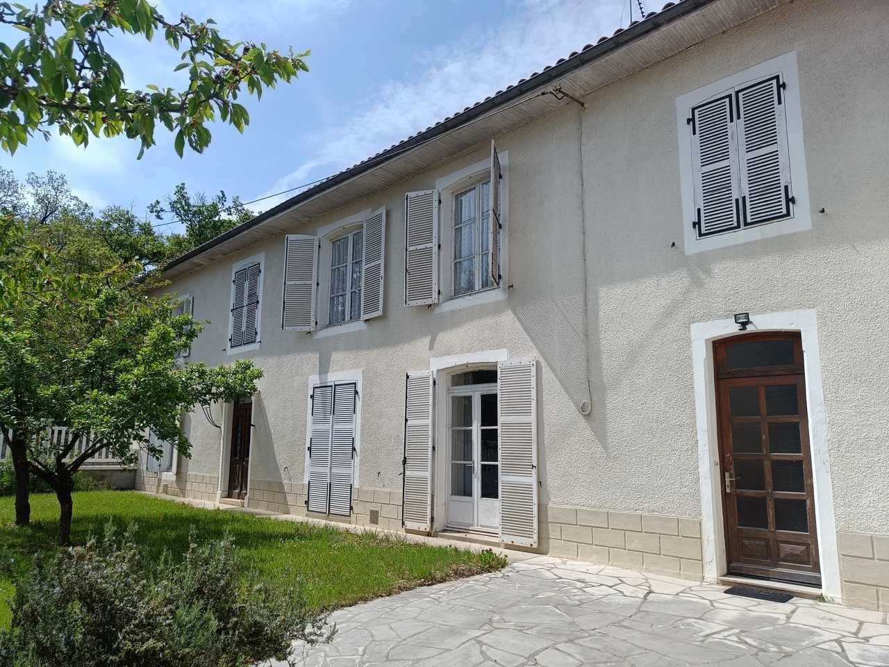 House in Neuville-de-Poitou, Nouvelle-Aquitaine 11851847