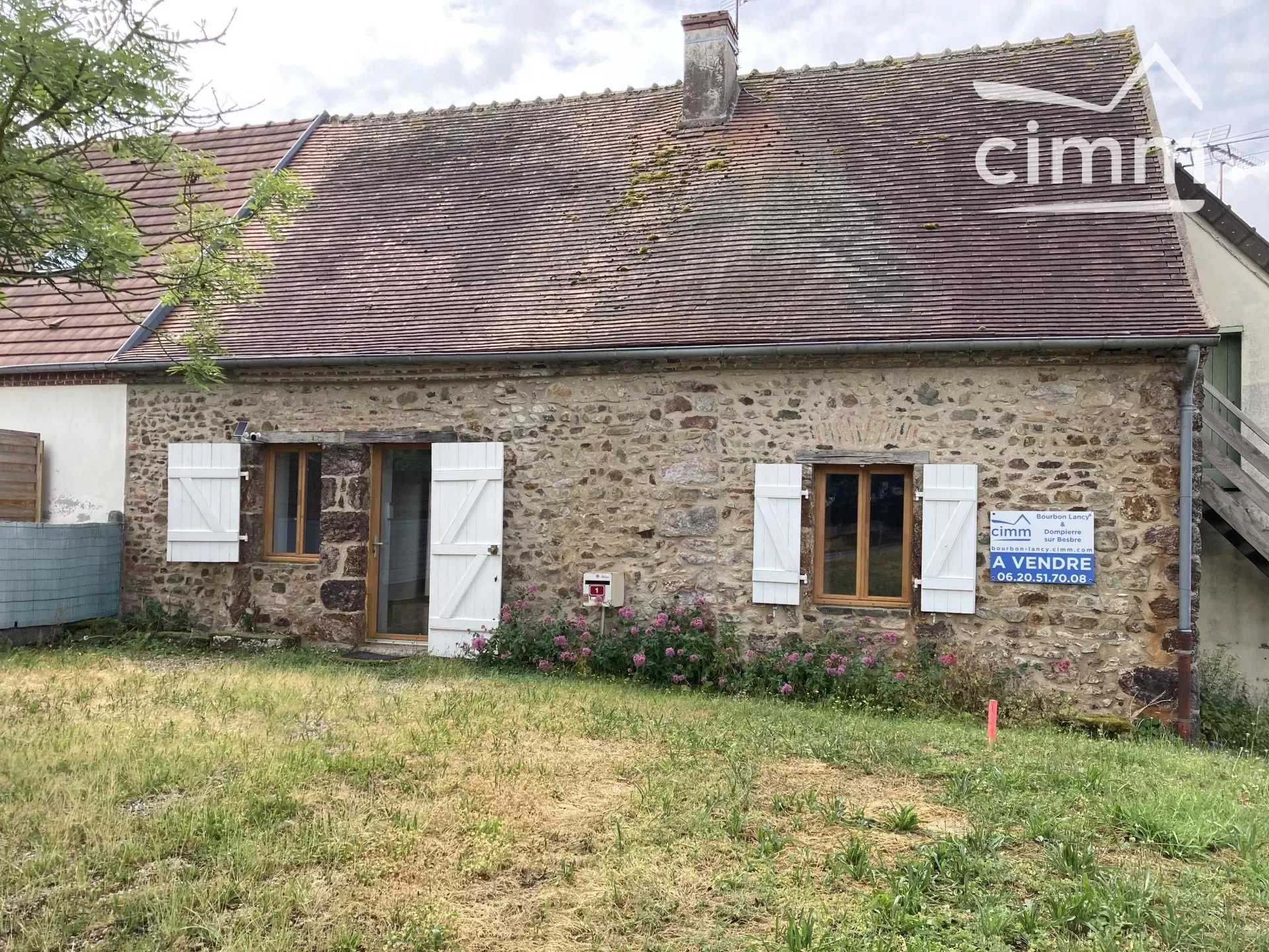 Rumah di Chalmoux, Bourgogne-Franche-Comte 11851861