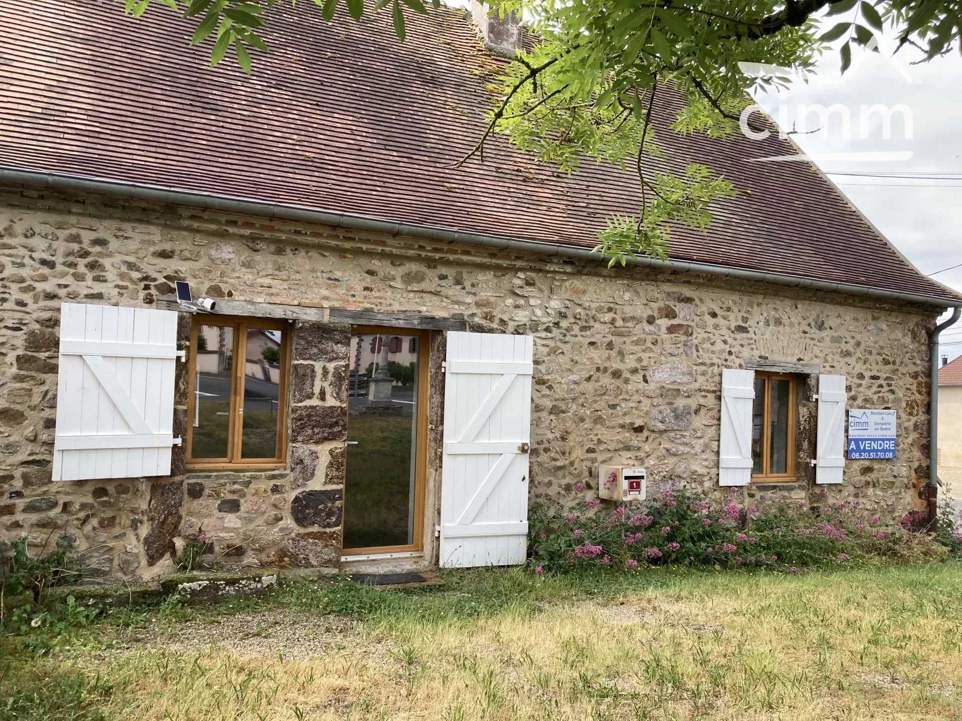 House in Chalmoux, Bourgogne-Franche-Comte 11851861