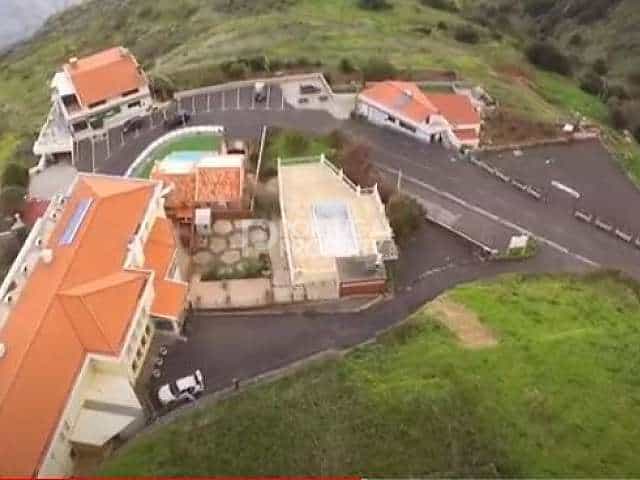 Lain di Venda melakukan Atalhinho, Madeira 11852134