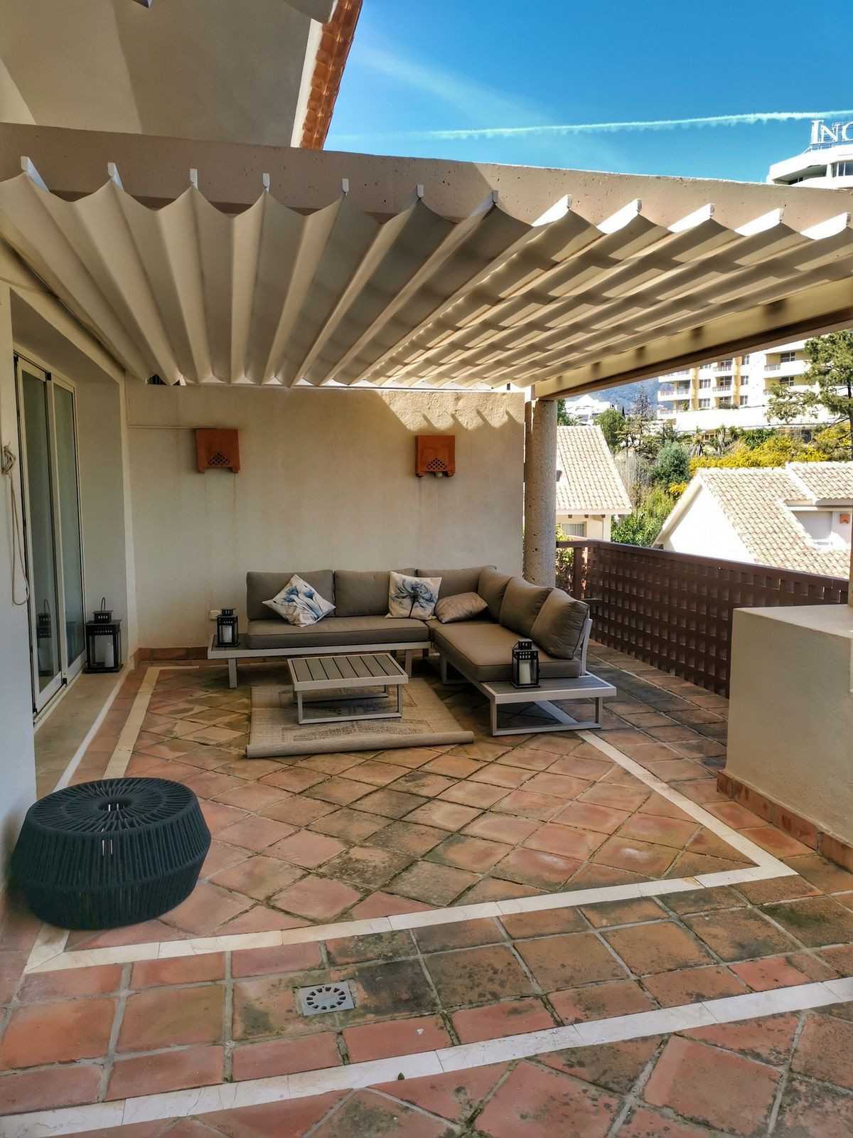 House in Marbella, Andalusia 11852969