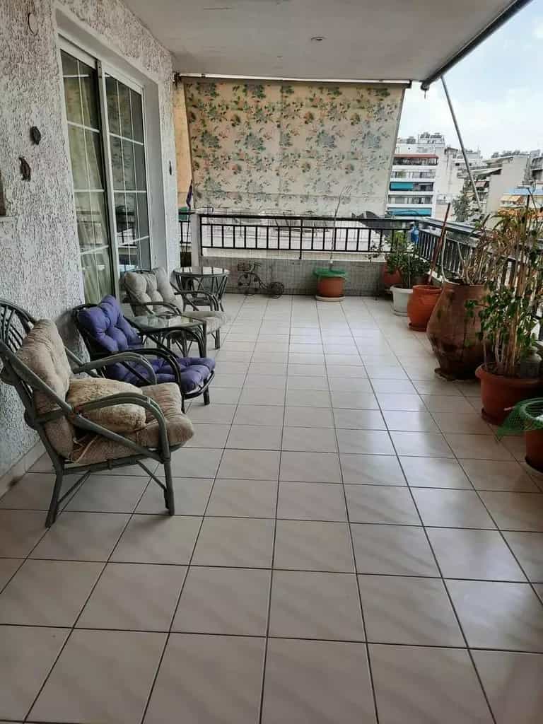 Condominium dans Le Pirée, Attique 11854541